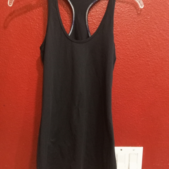 Lululemon - Picture 4 of 6